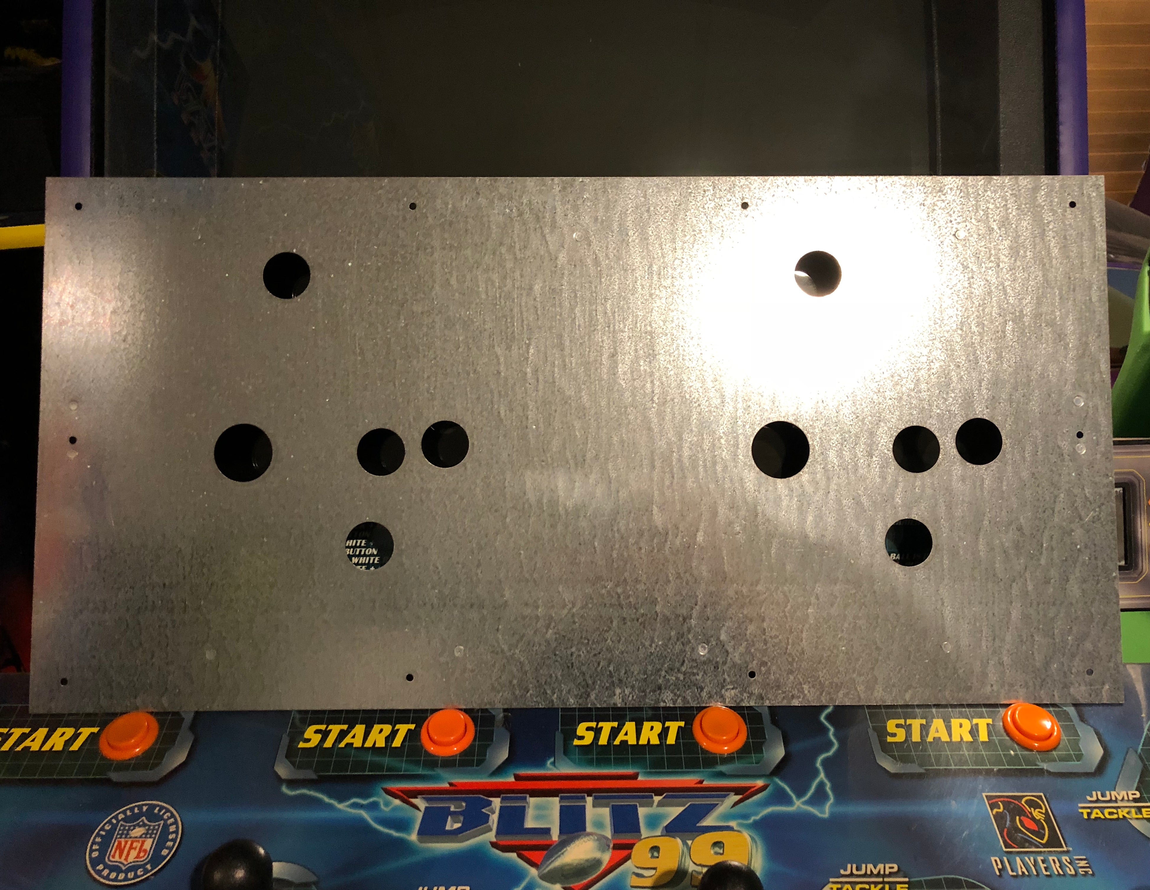 Panneau de commande en métal pour joueurs NFL Blitz 2