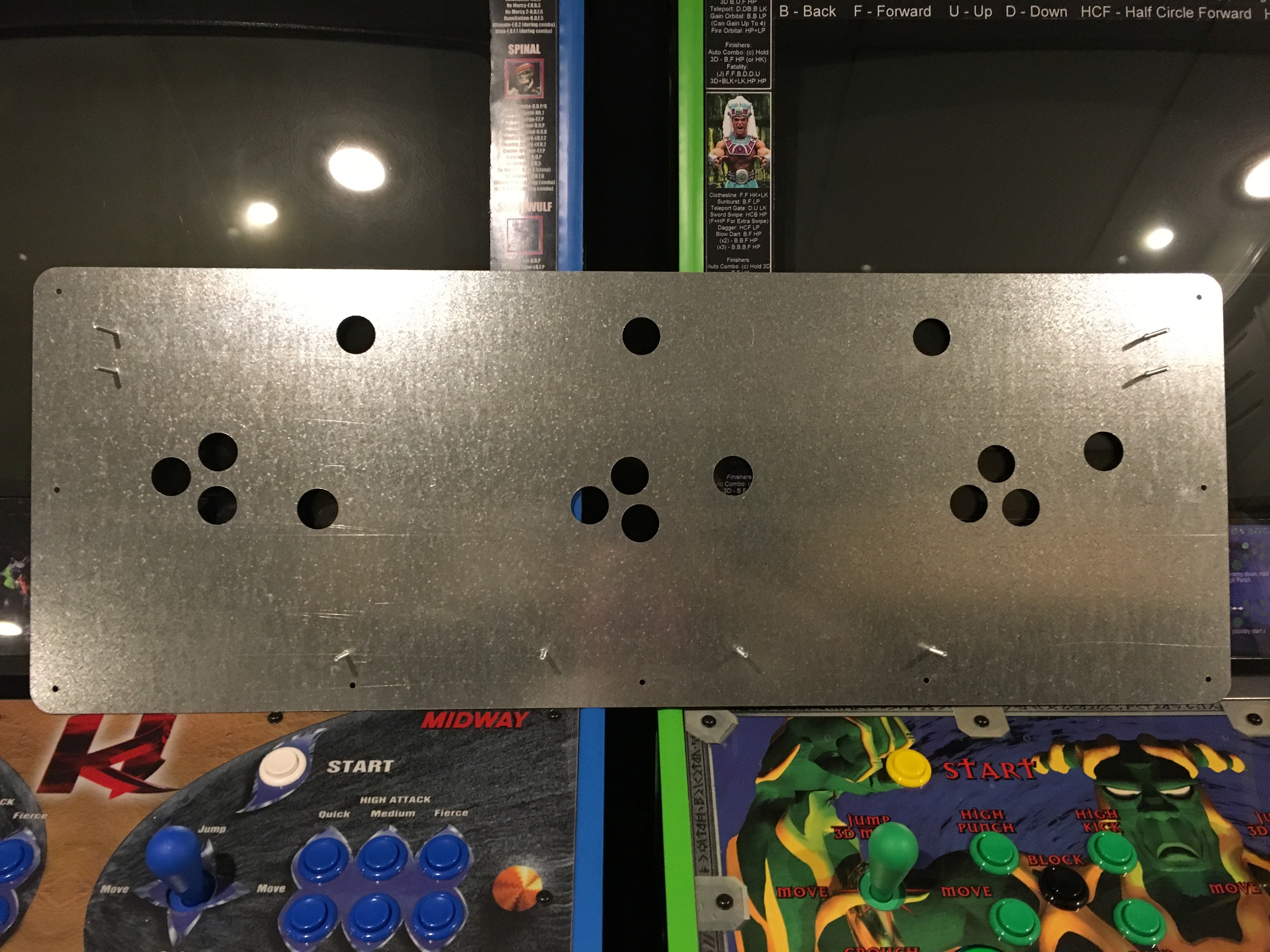 Panel de control metálico Rampage World Tour