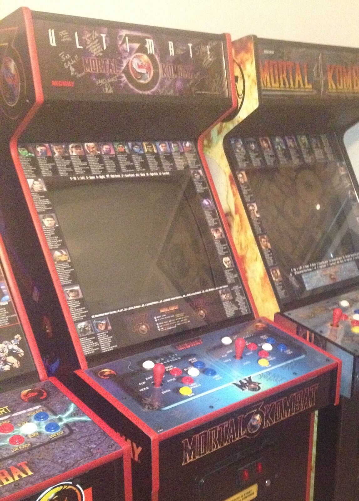 Ultimate Mortal Kombat 3 Move List Bezel