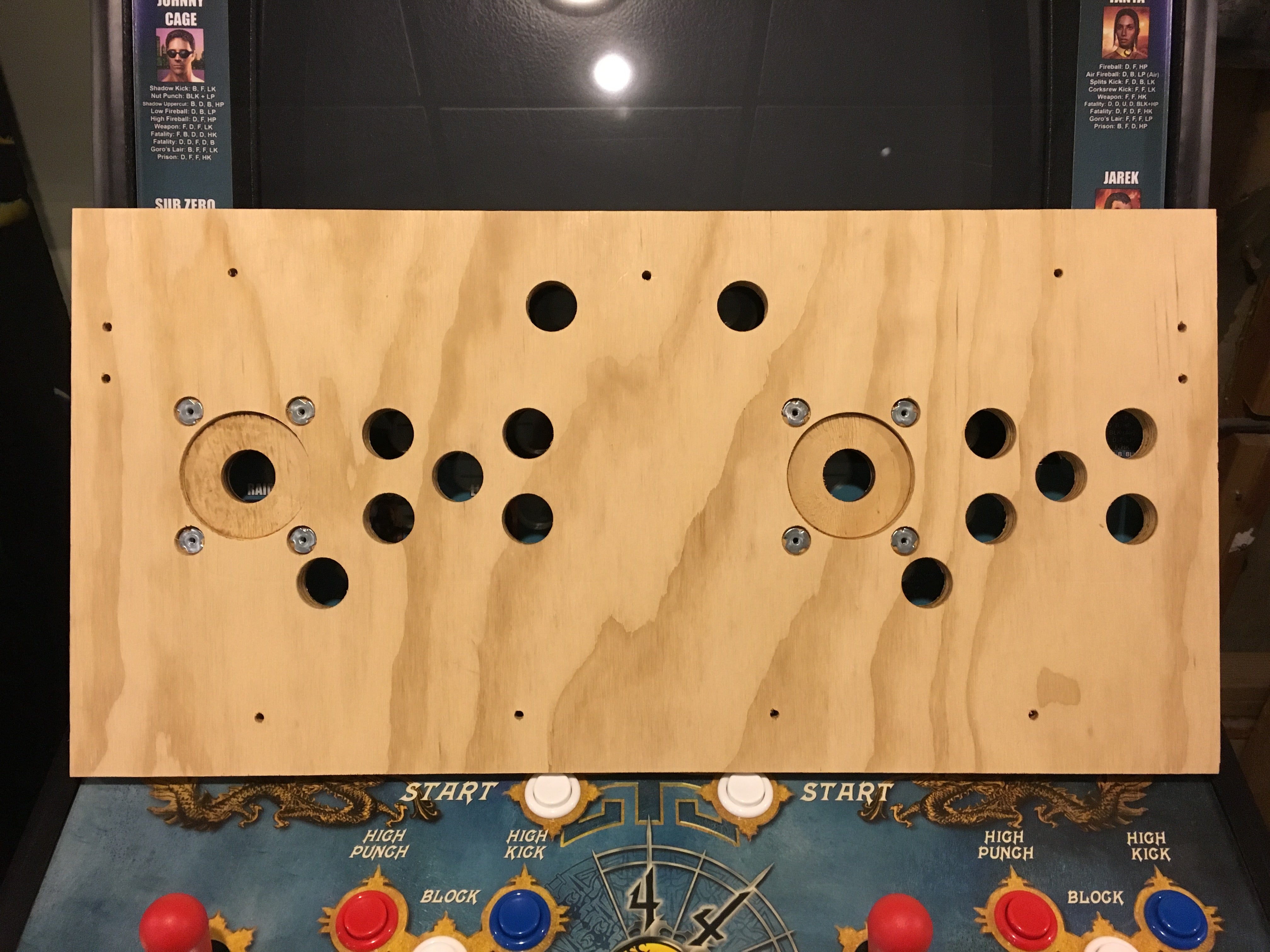 Panel de control de madera de Mortal Kombat 4