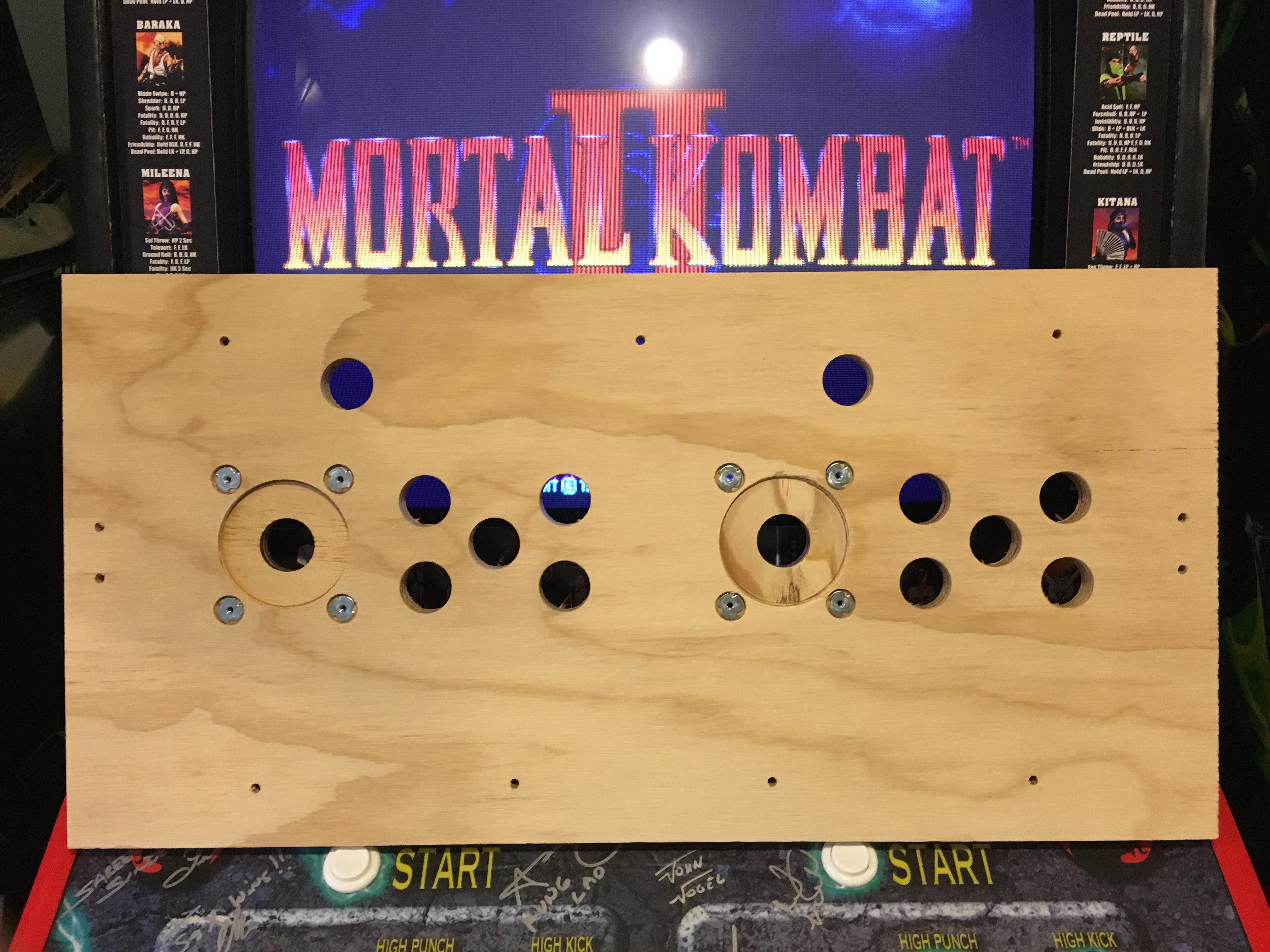 Panel de control de madera de Mortal Kombat 2